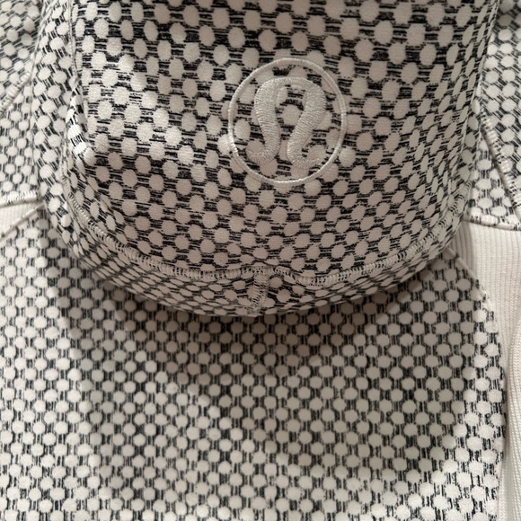 Lululemon Scuba Hoodie - Picture 6 of 9